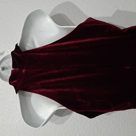 Belle Badgley MischkaJade Velvet Halter Neck Dress - Picture 7 of 8